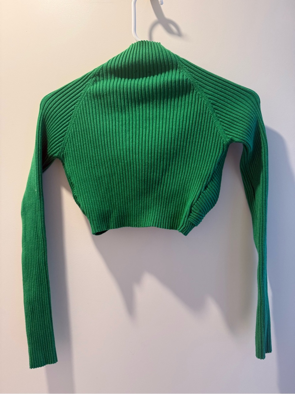 Hera Collection Green Ribbed Twist-Front Cropped Sweater - Picture 2 of 3
